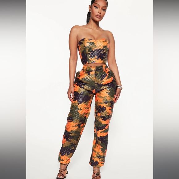 NWT Fashion Nova Camo 2 piece quilted bustier and pant hit of orange & shine  L - Picture 14 of 14